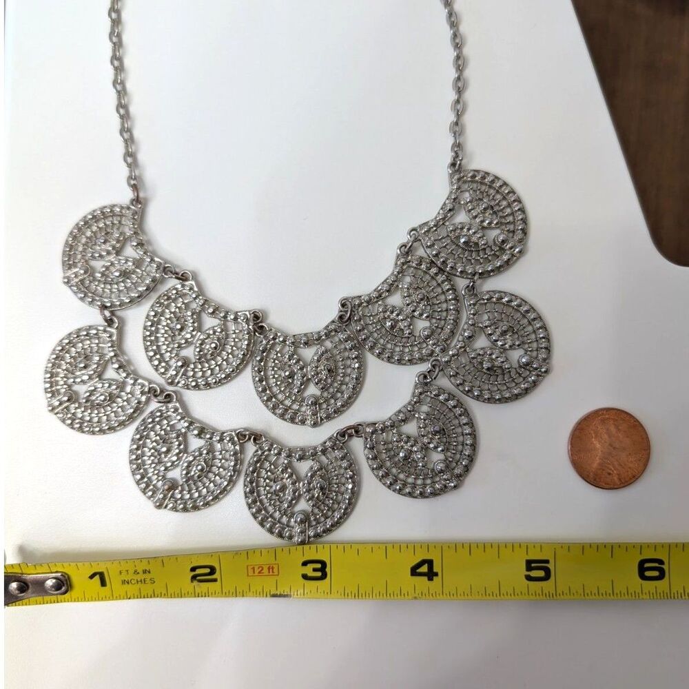 Boho Filigree Silvertone Scallop Bib Statement Necklace - Picture 3 of 5